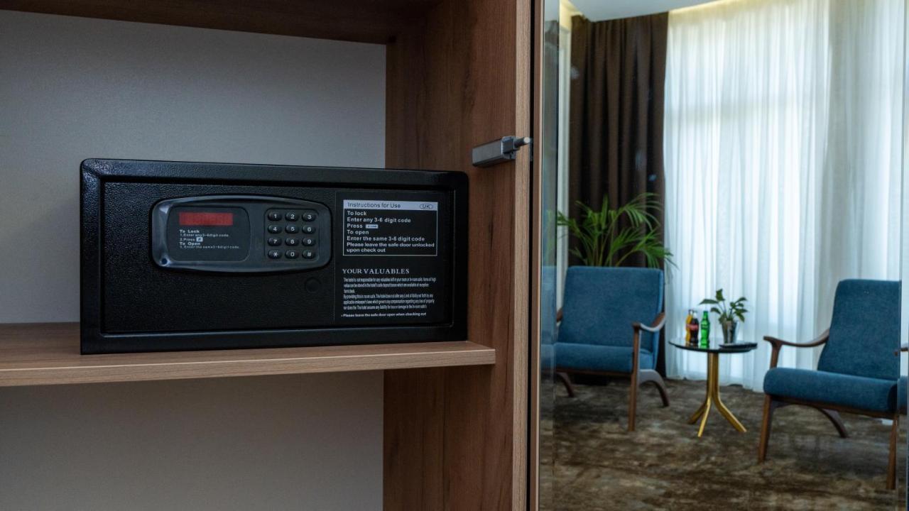 Garnet Mir Hotel Tashkent Ngoại thất bức ảnh