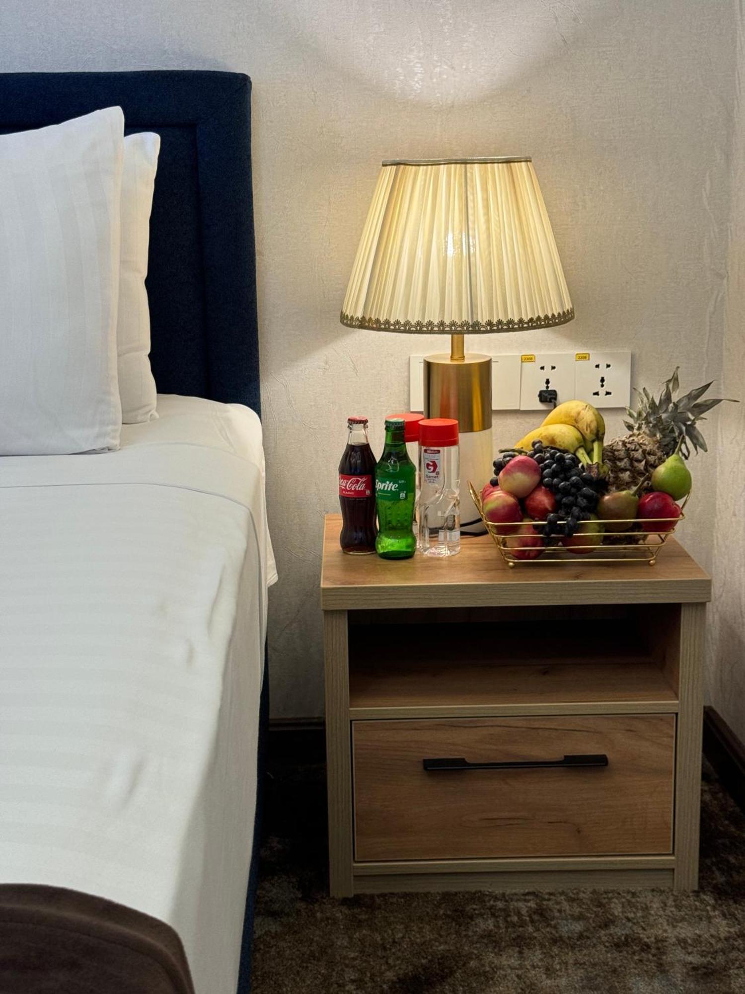 Garnet Mir Hotel Tashkent Ngoại thất bức ảnh
