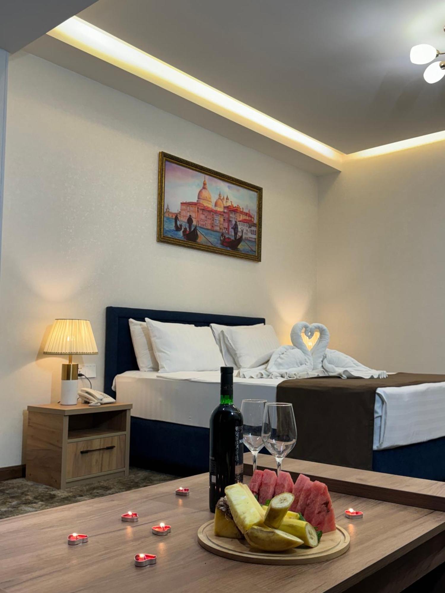 Garnet Mir Hotel Tashkent Ngoại thất bức ảnh