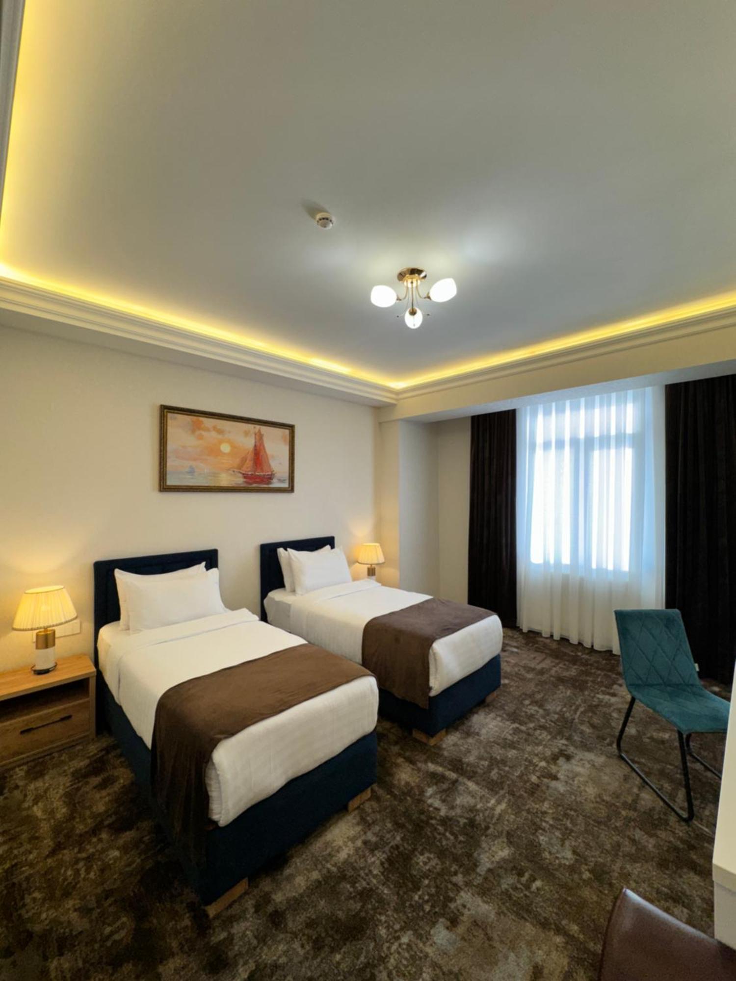 Garnet Mir Hotel Tashkent Ngoại thất bức ảnh