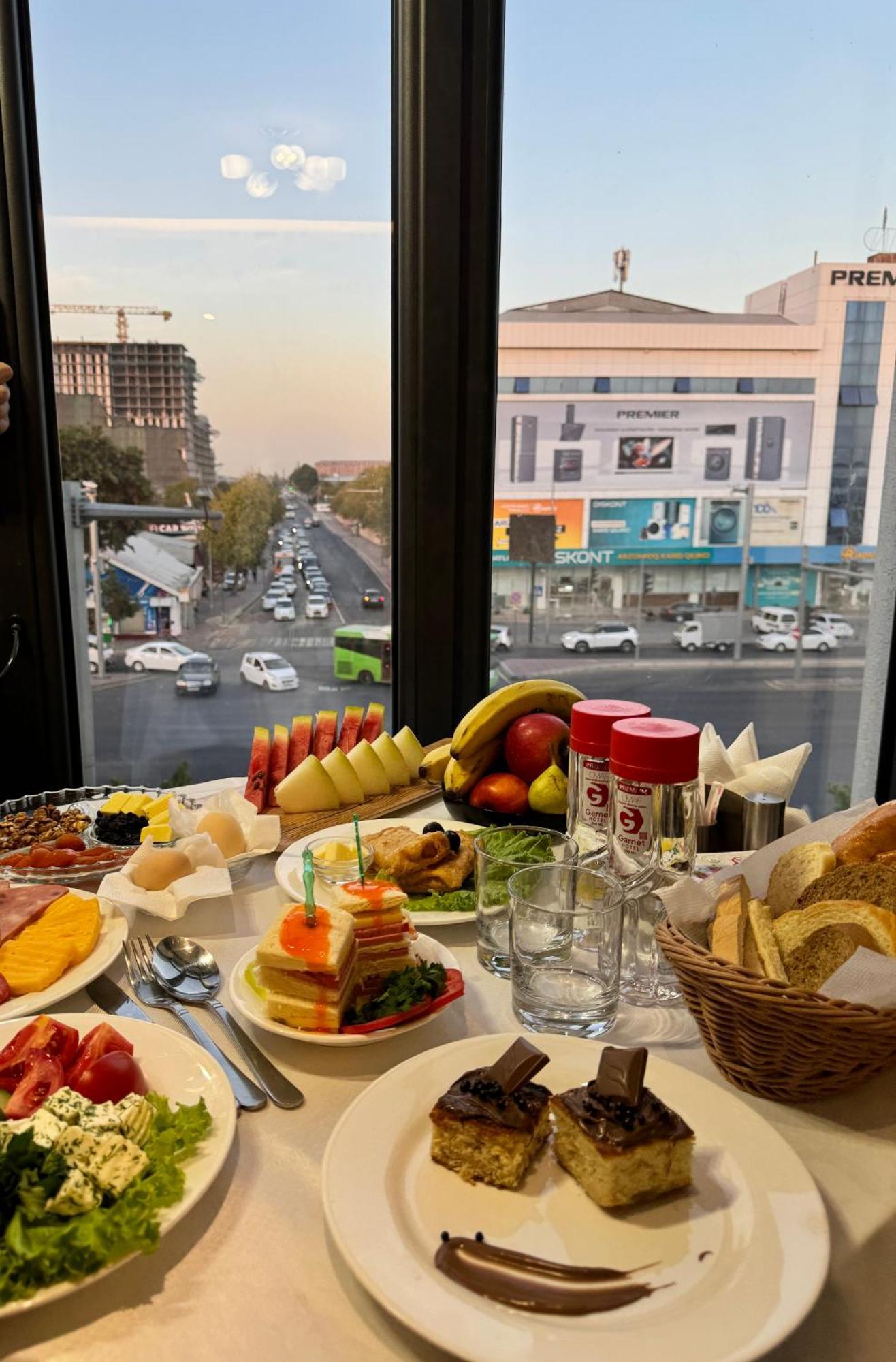 Garnet Mir Hotel Tashkent Ngoại thất bức ảnh