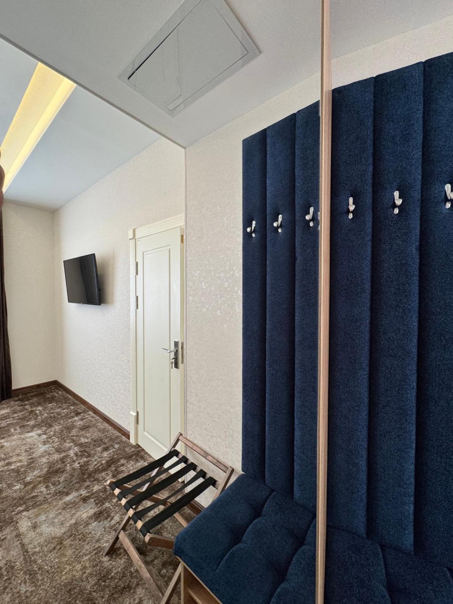Garnet Mir Hotel Tashkent Ngoại thất bức ảnh