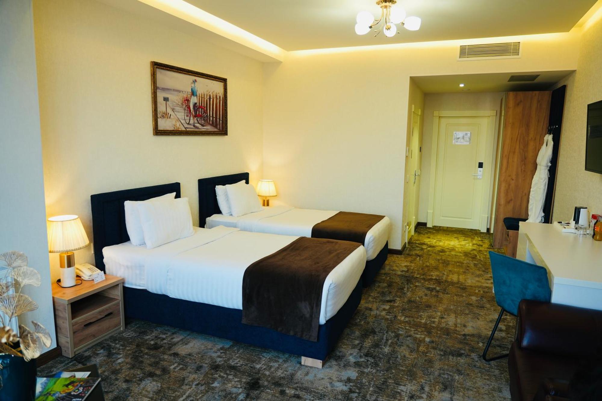 Garnet Mir Hotel Tashkent Ngoại thất bức ảnh