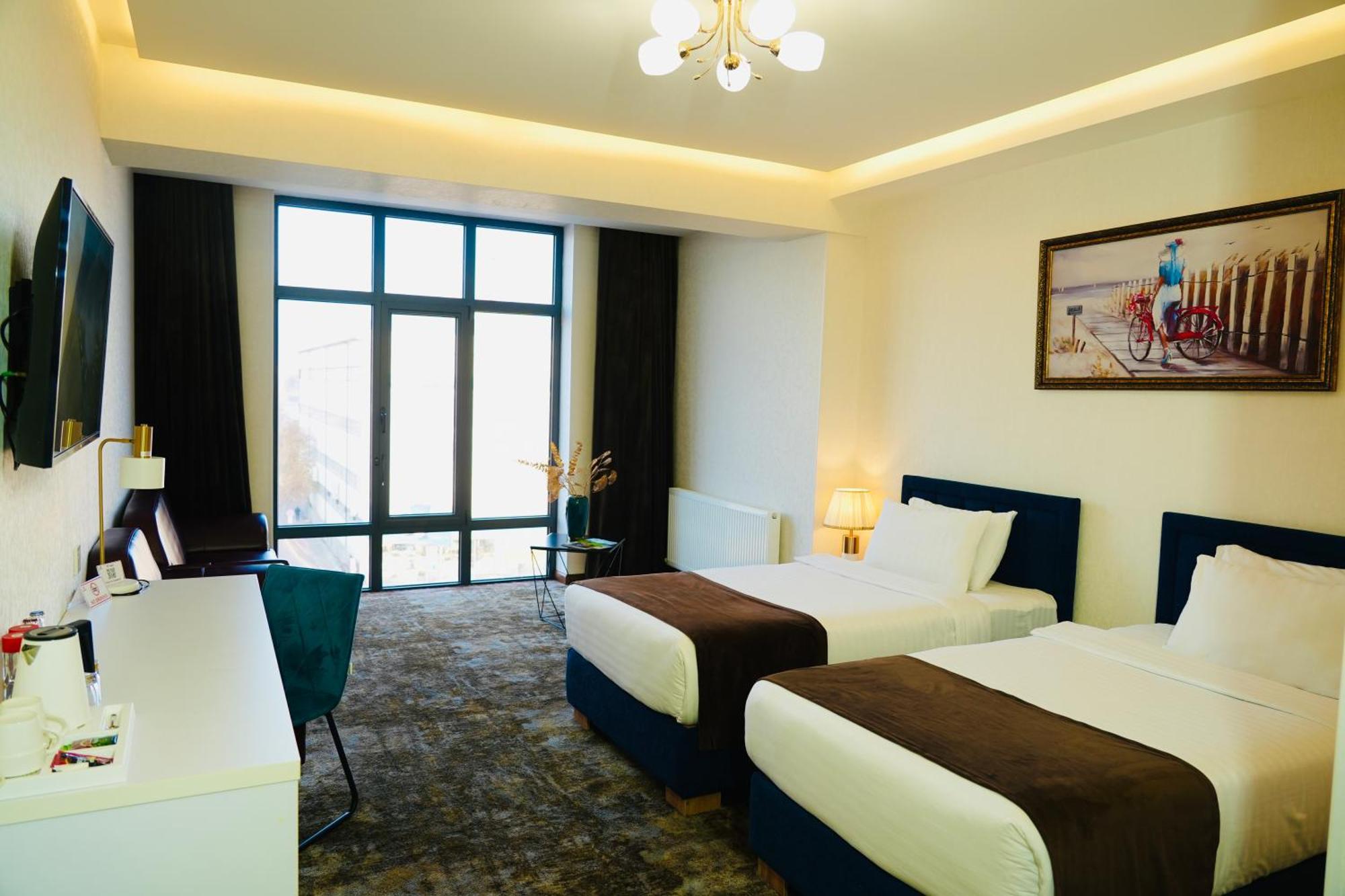 Garnet Mir Hotel Tashkent Ngoại thất bức ảnh