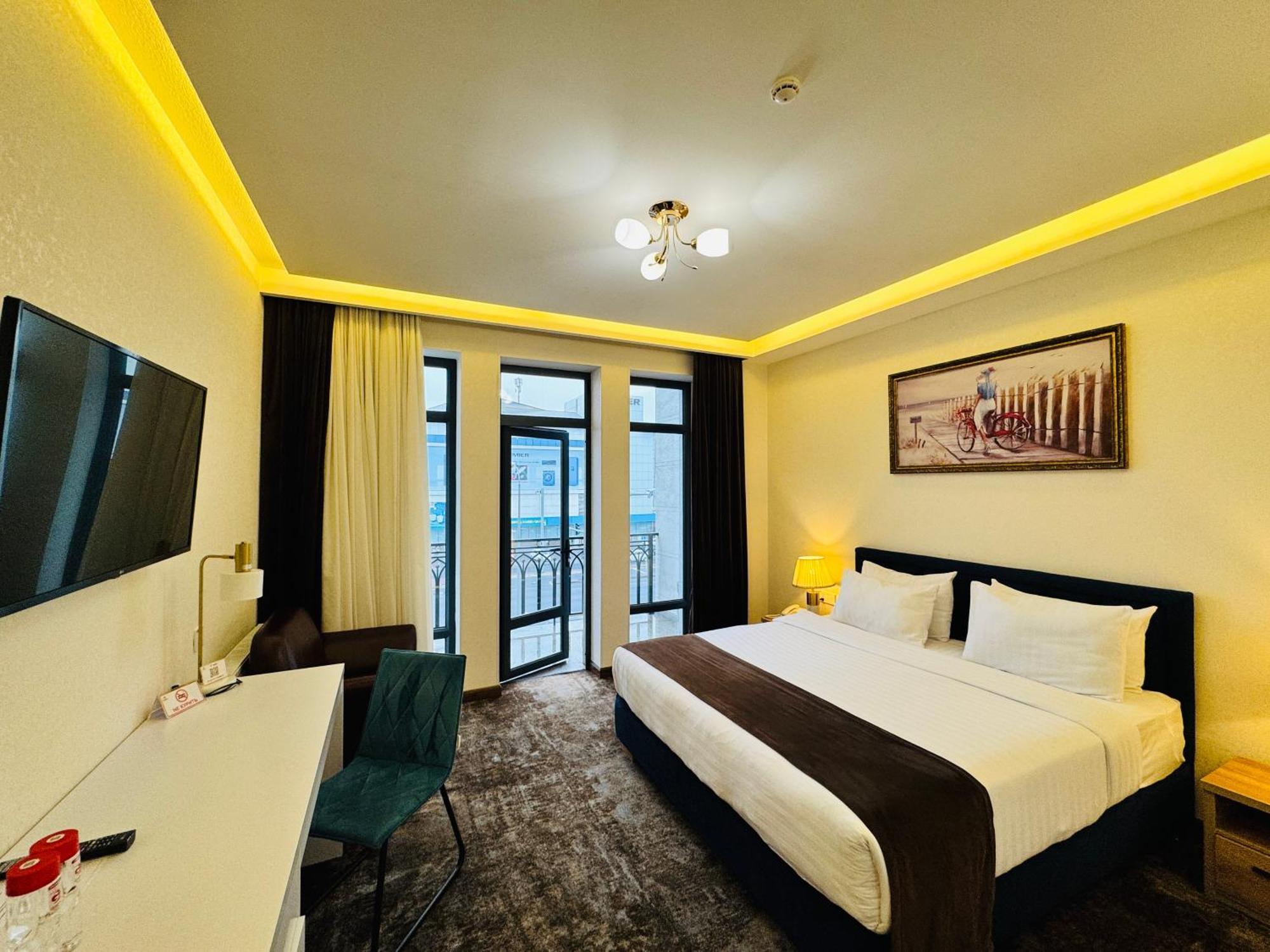 Garnet Mir Hotel Tashkent Ngoại thất bức ảnh