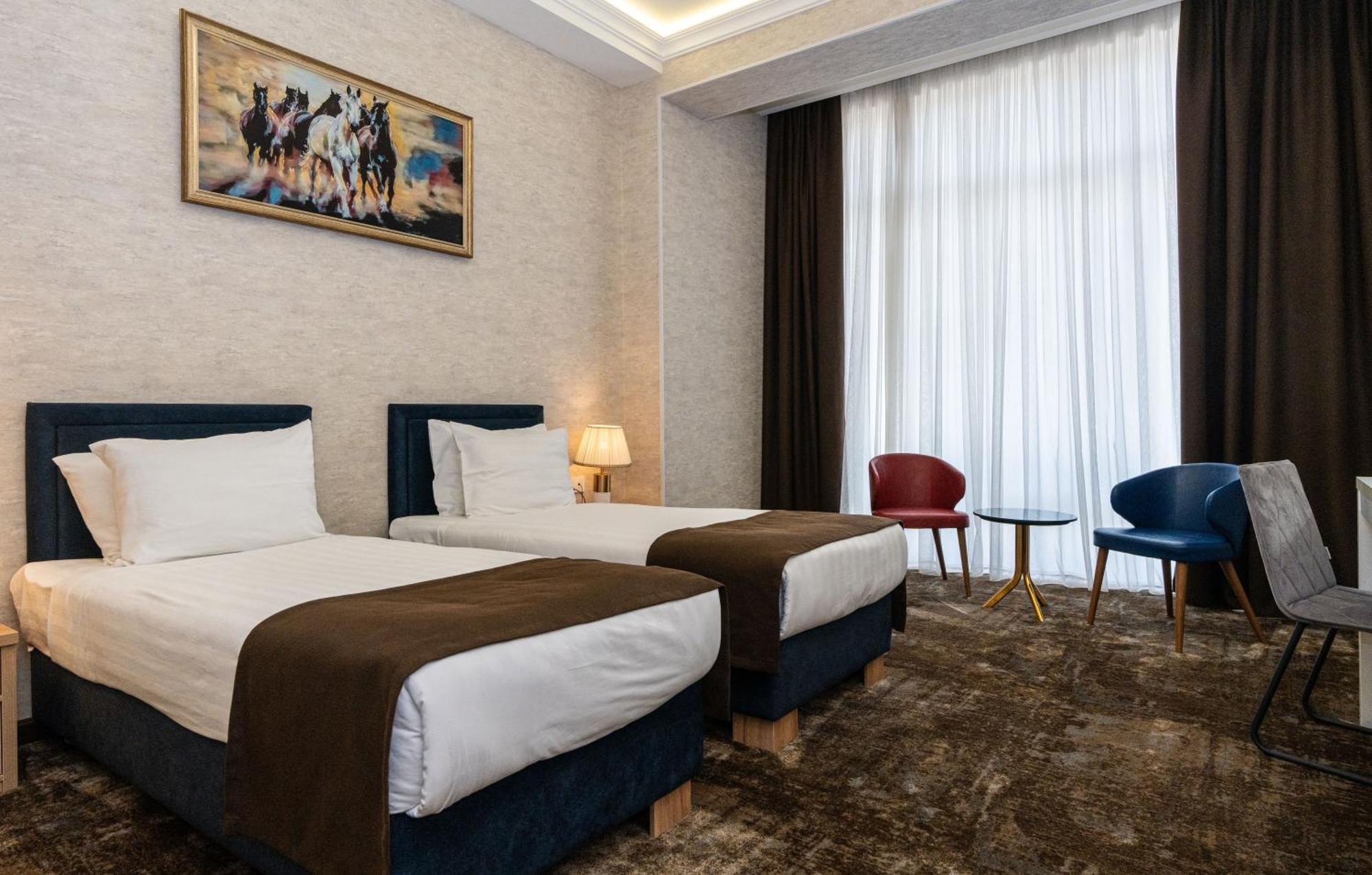 Garnet Mir Hotel Tashkent Ngoại thất bức ảnh