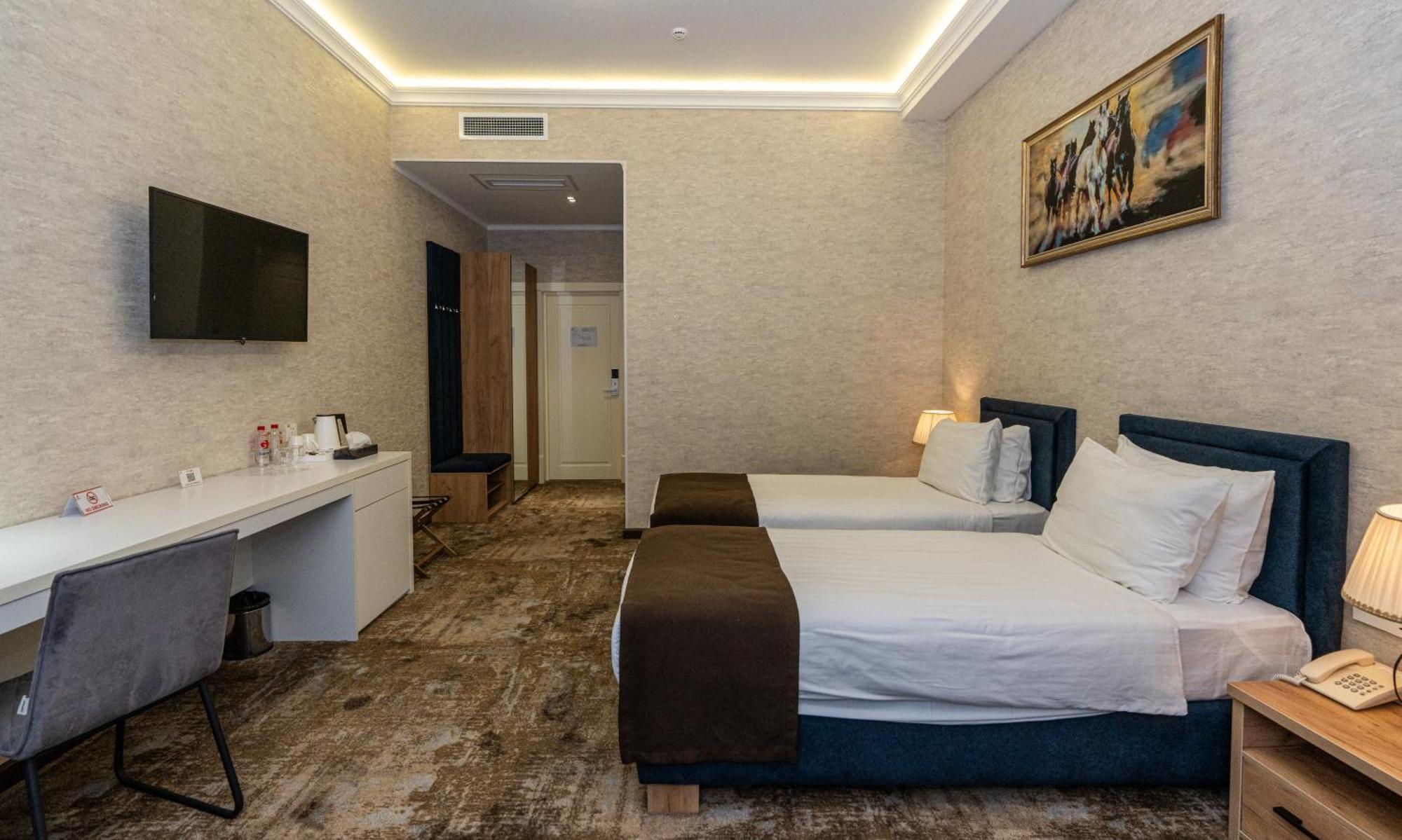 Garnet Mir Hotel Tashkent Ngoại thất bức ảnh
