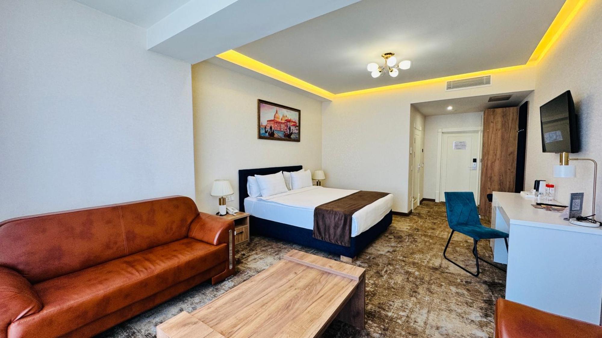 Garnet Mir Hotel Tashkent Ngoại thất bức ảnh
